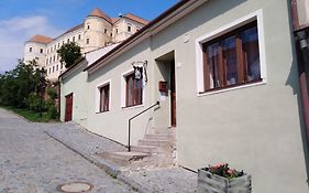 Castle-Wall-Inn